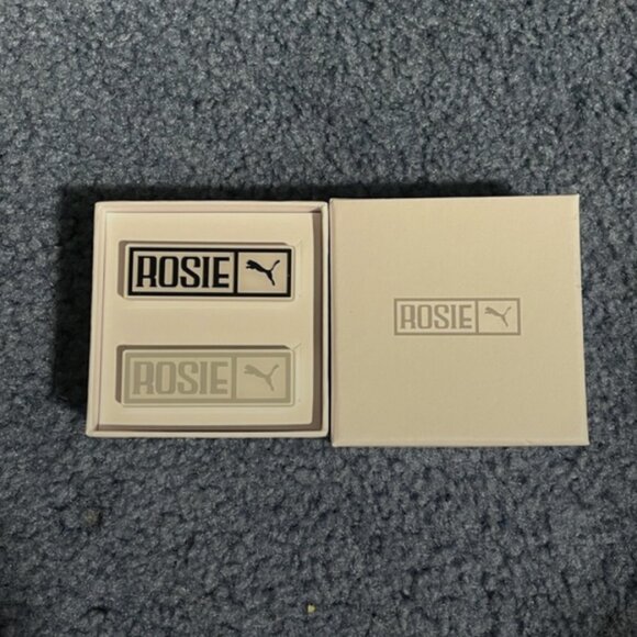 BLACKPINK ROSE x PUMA Rosie Shoe Accessories Pin Badge - Picture 1 of 1